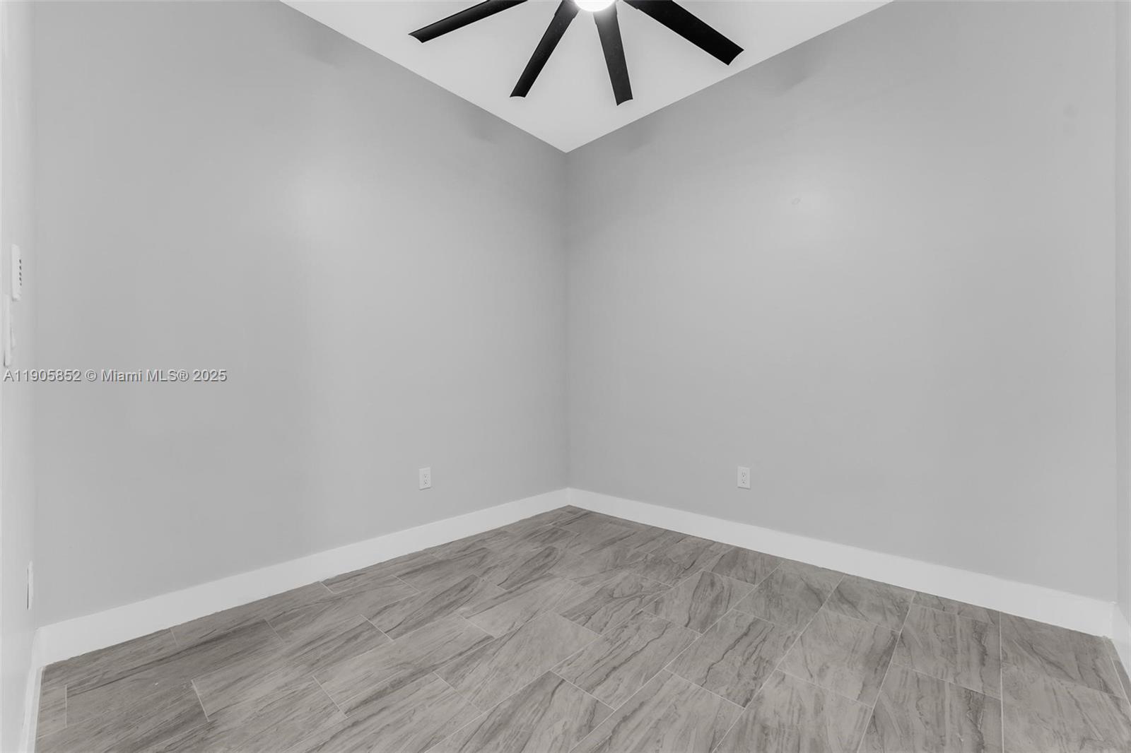 See details / 4337 sq. ft. $ 2025-10-31 0 Photo
