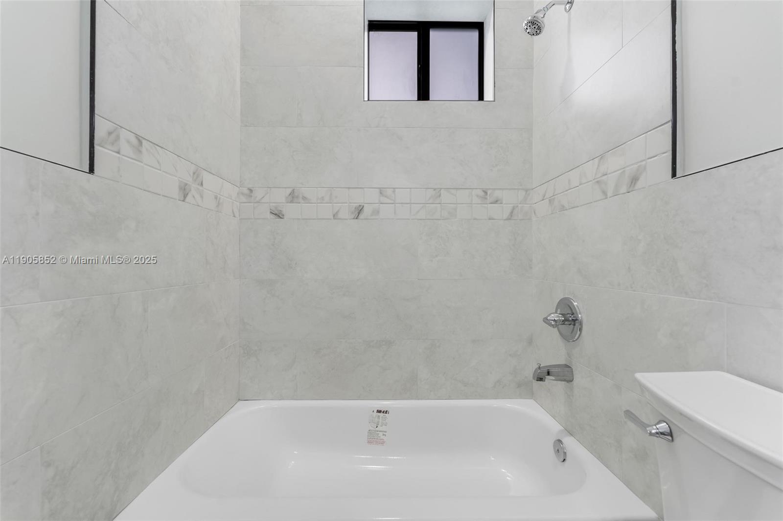 See details / 4337 sq. ft. $ 2025-10-31 0 Photo