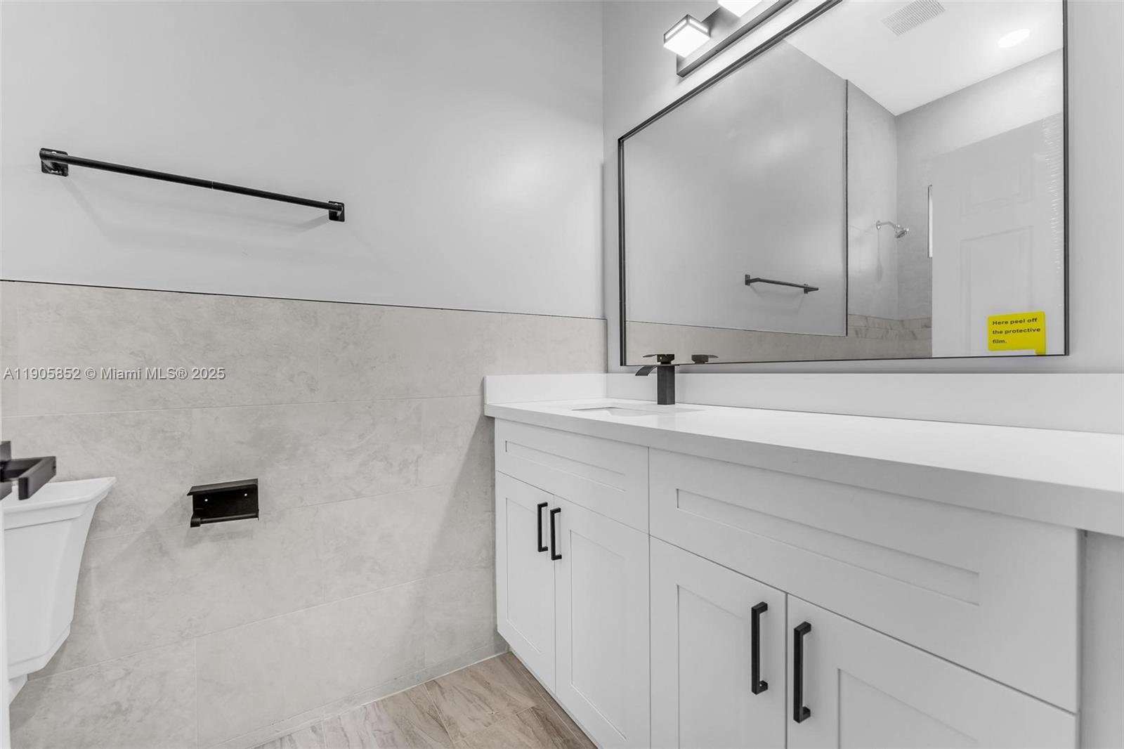 See details / 4337 sq. ft. $ 2025-10-31 0 Photo