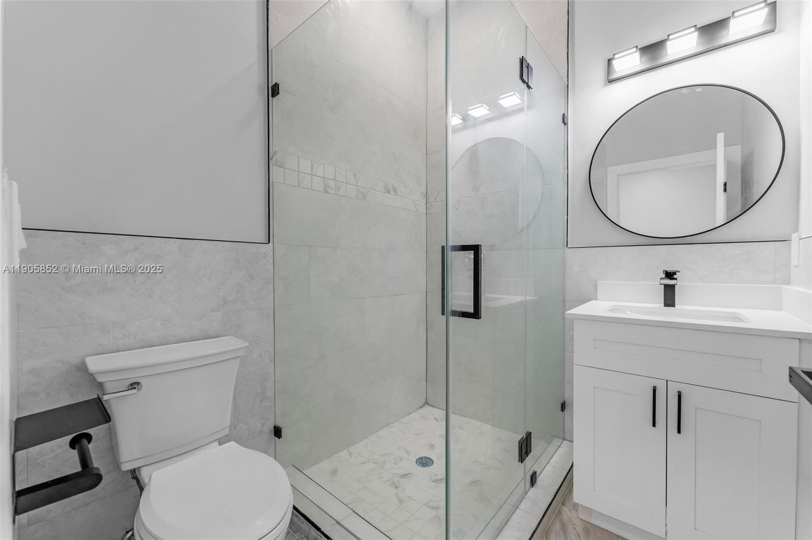 See details / 4337 sq. ft. $ 2025-10-31 0 Photo