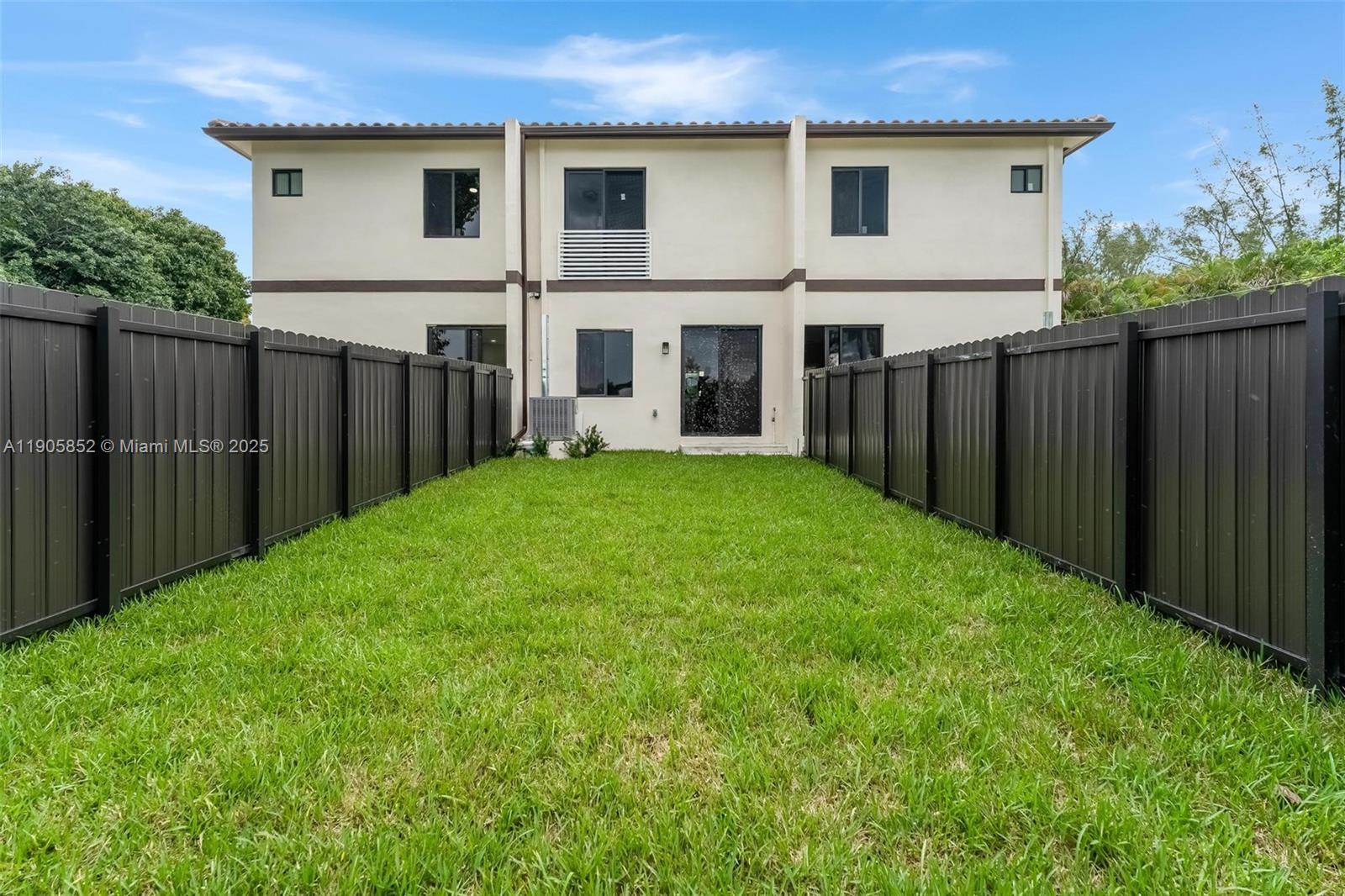 See details / 4337 sq. ft. $ 2025-10-31 0 Photo