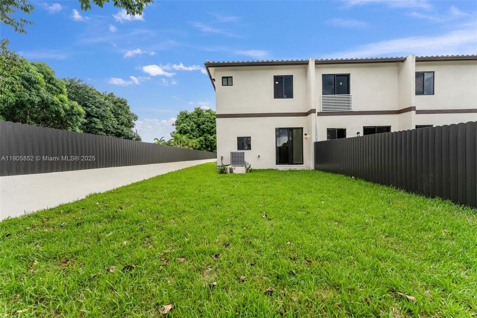 See details / 4337 sq. ft. $ 2025-10-31 0 Photo