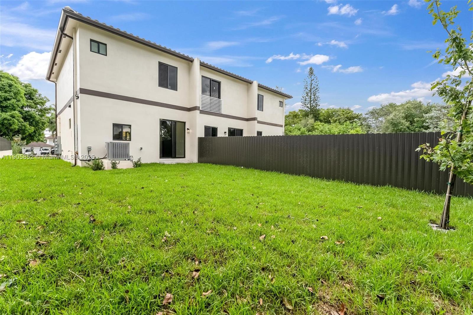 See details / 4337 sq. ft. $ 2025-10-31 0 Photo