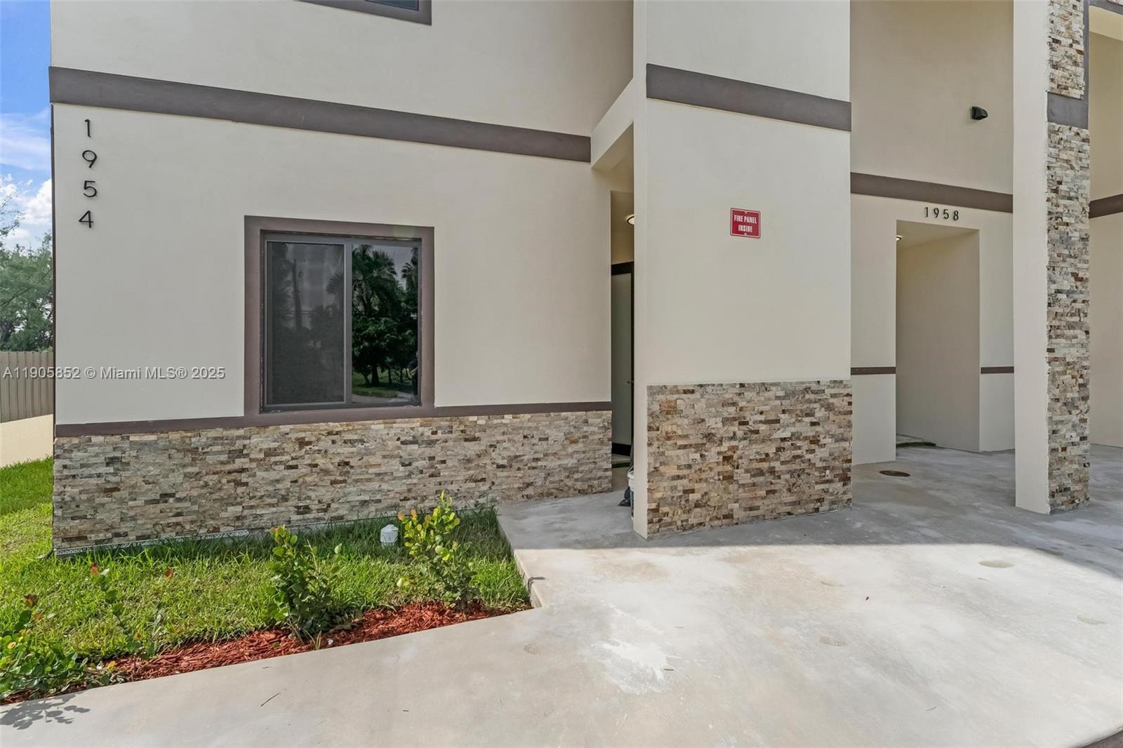 See details / 4337 sq. ft. $ 2025-10-31 0 Photo