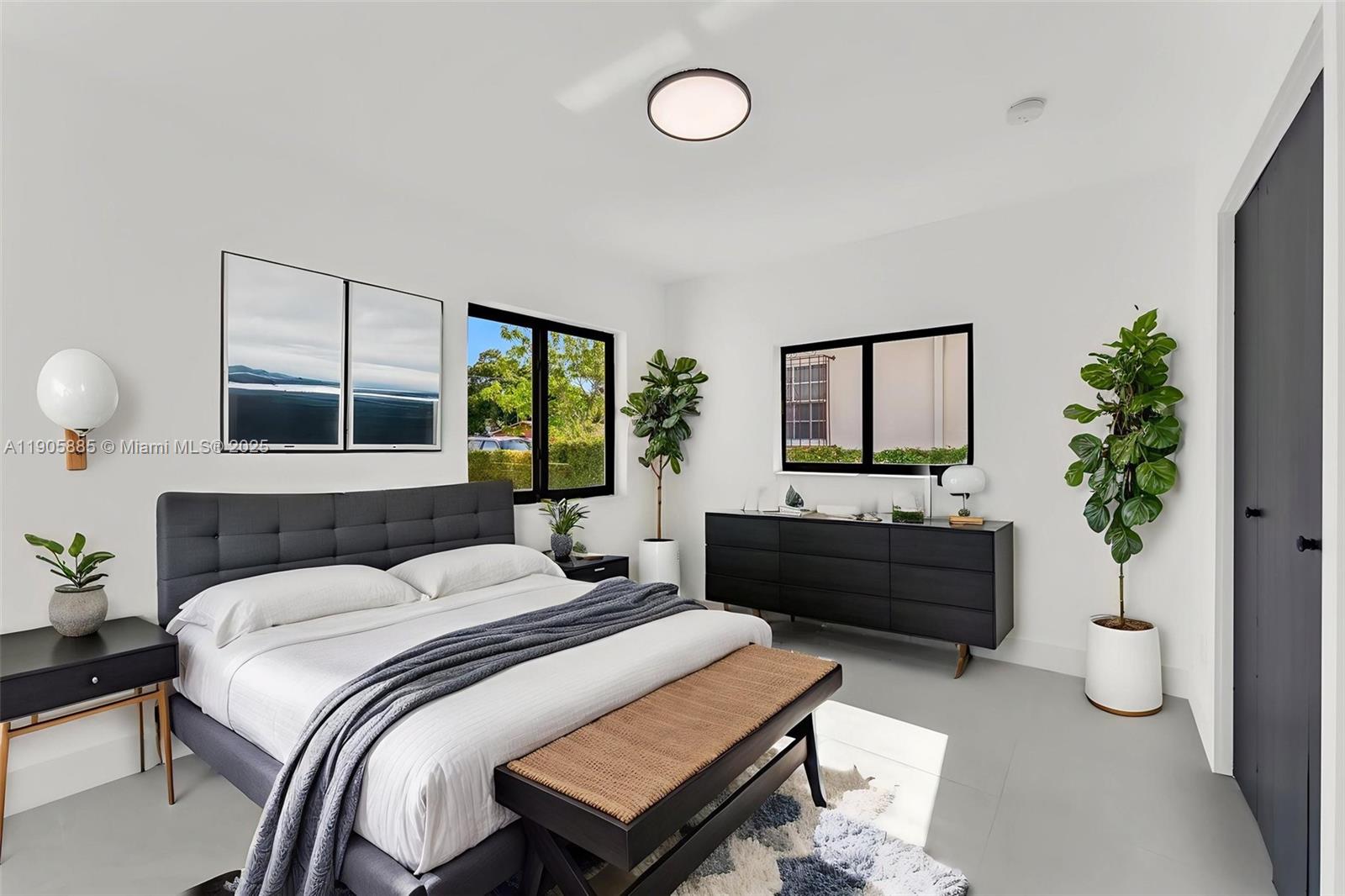   /  1600 sq. ft. $ 2025-10-31 0 foto