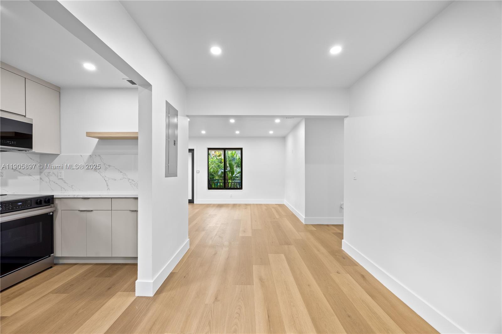   /  2088 sq. ft. $ 2025-10-31 0 foto