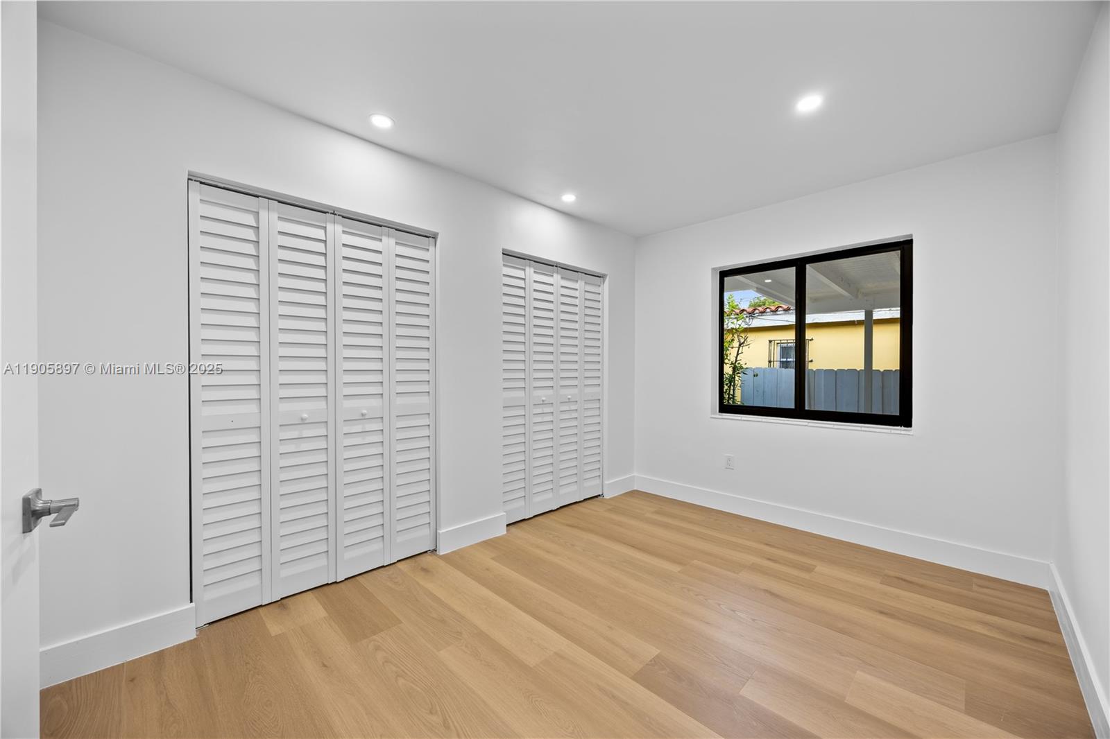   /  2088 sq. ft. $ 2025-10-31 0 foto