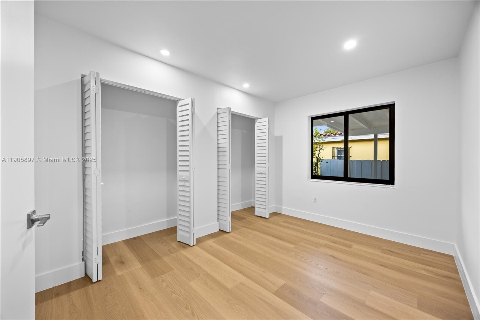   /  2088 sq. ft. $ 2025-10-31 0 foto