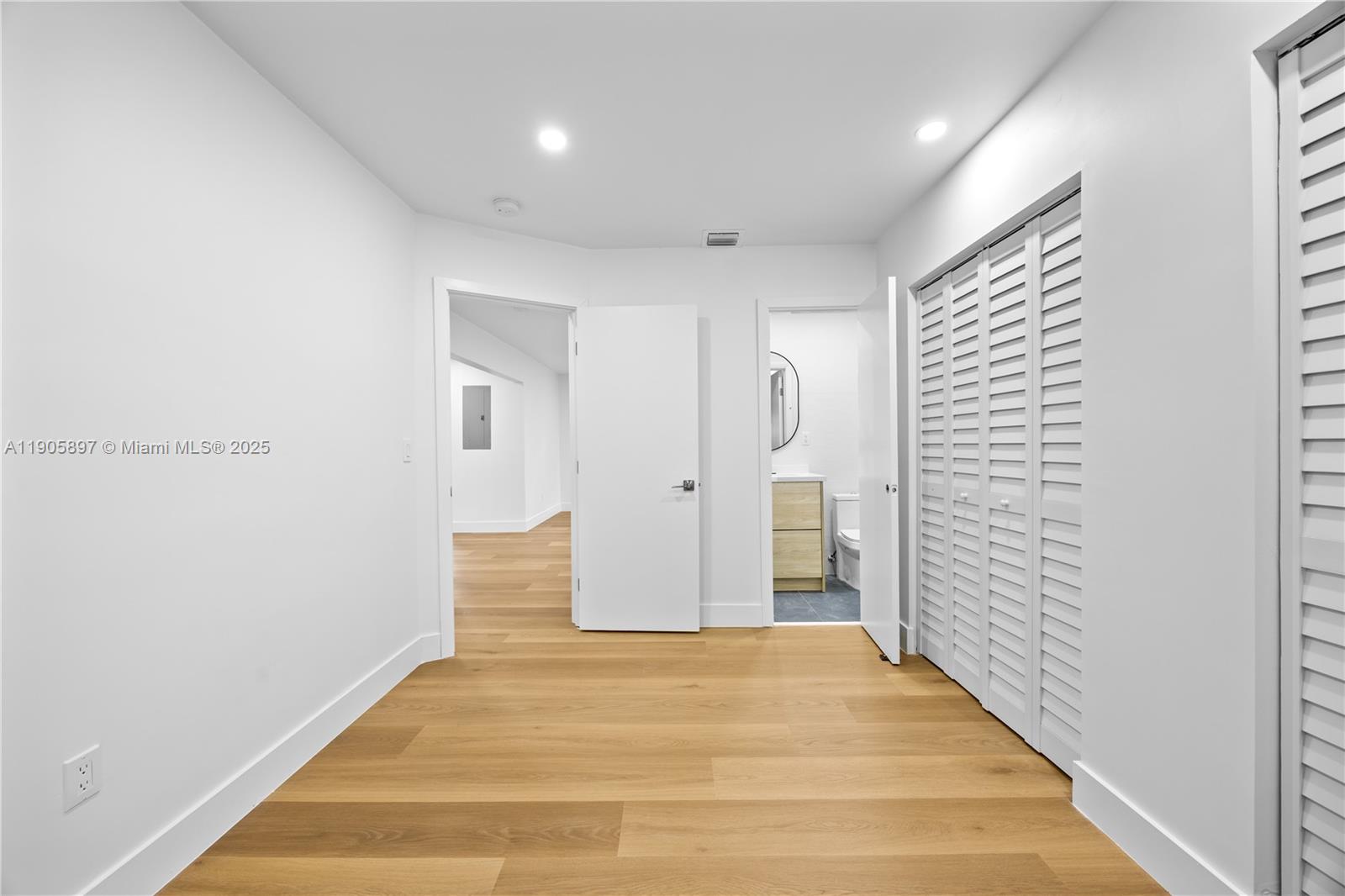   /  2088 sq. ft. $ 2025-10-31 0 foto