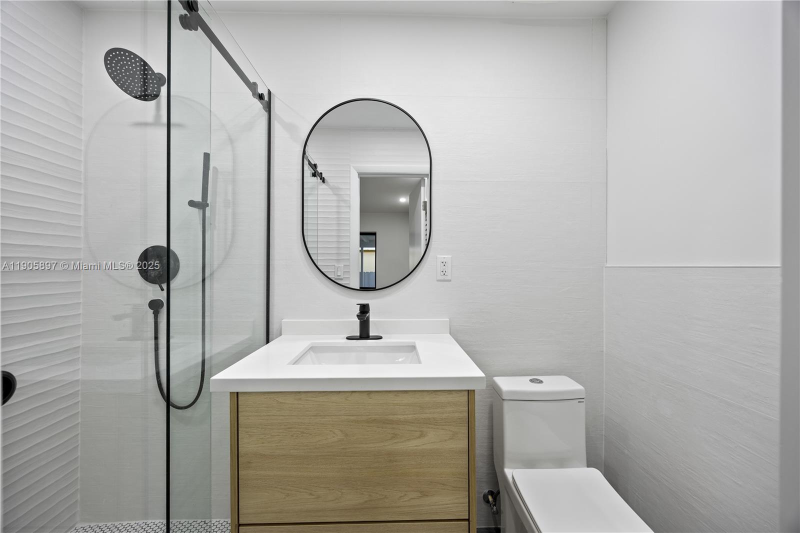   /  2088 sq. ft. $ 2025-10-31 0 foto