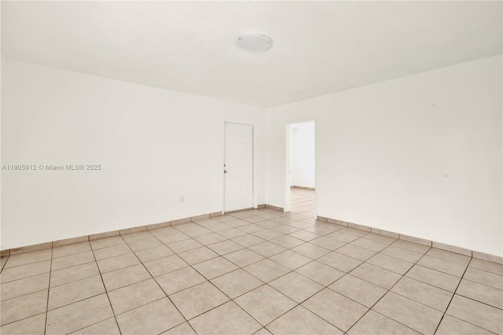 See details   /  3380 sq. ft. $ 2025-10-31 0 Photo