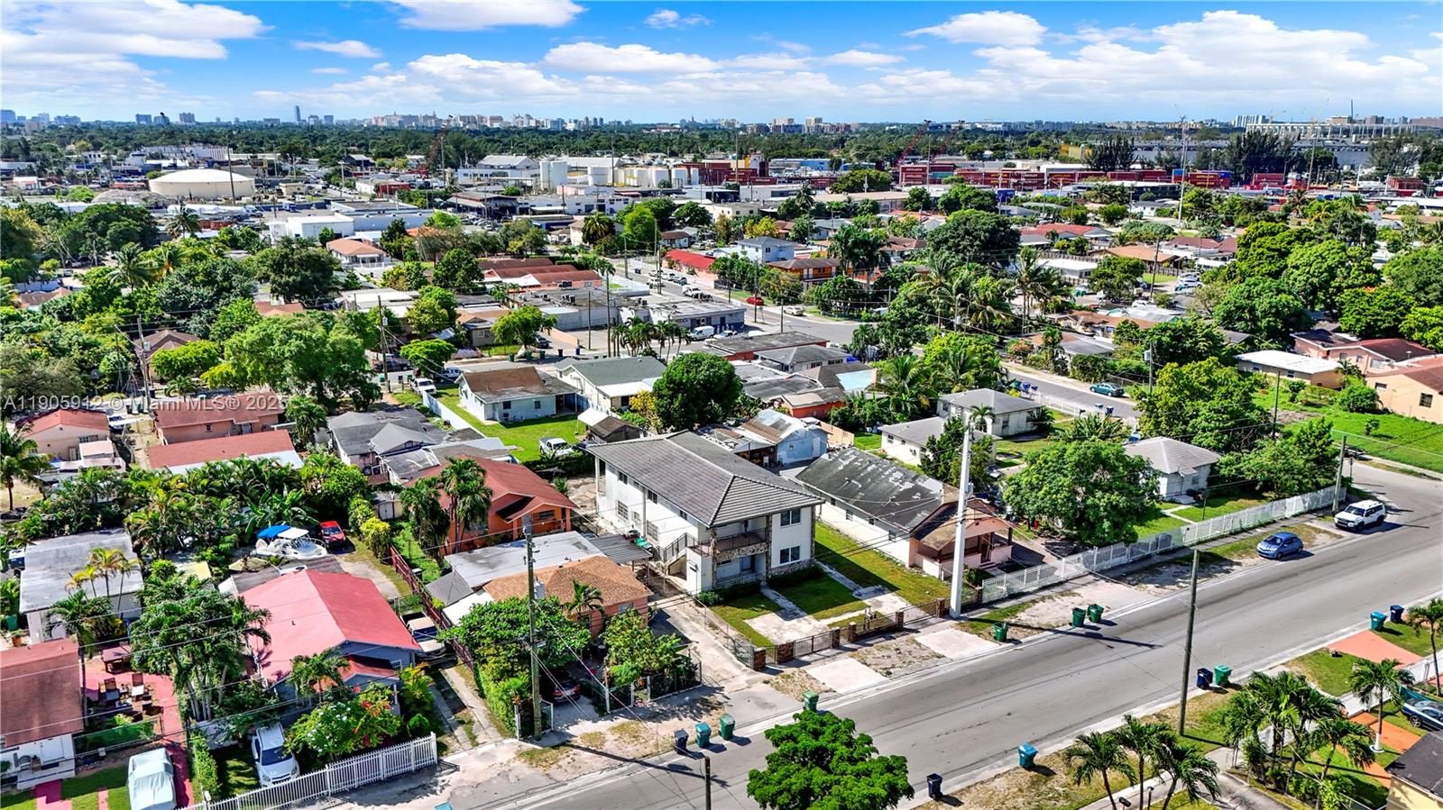 See details   /  3380 sq. ft. $ 2025-10-31 0 Photo