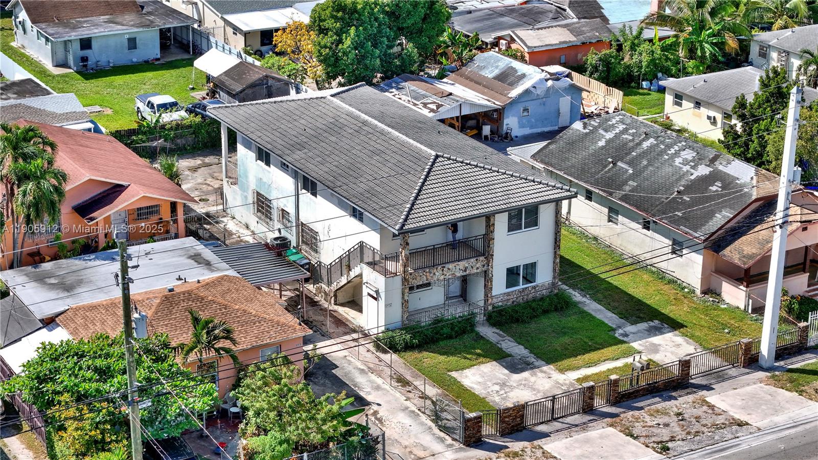 See details   /  3380 sq. ft. $ 2025-10-31 0 Photo