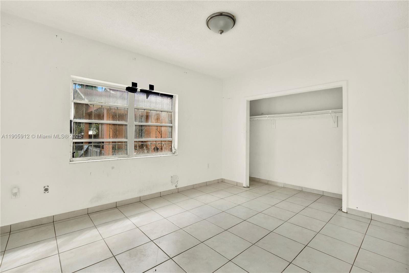 See details   /  3380 sq. ft. $ 2025-10-31 0 Photo