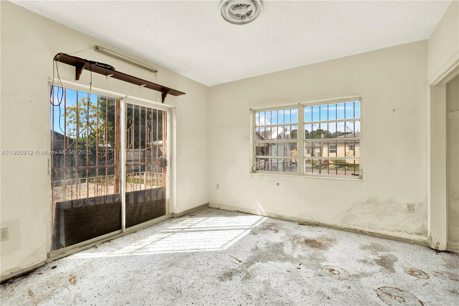 See details   /  3380 sq. ft. $ 2025-10-31 0 Photo