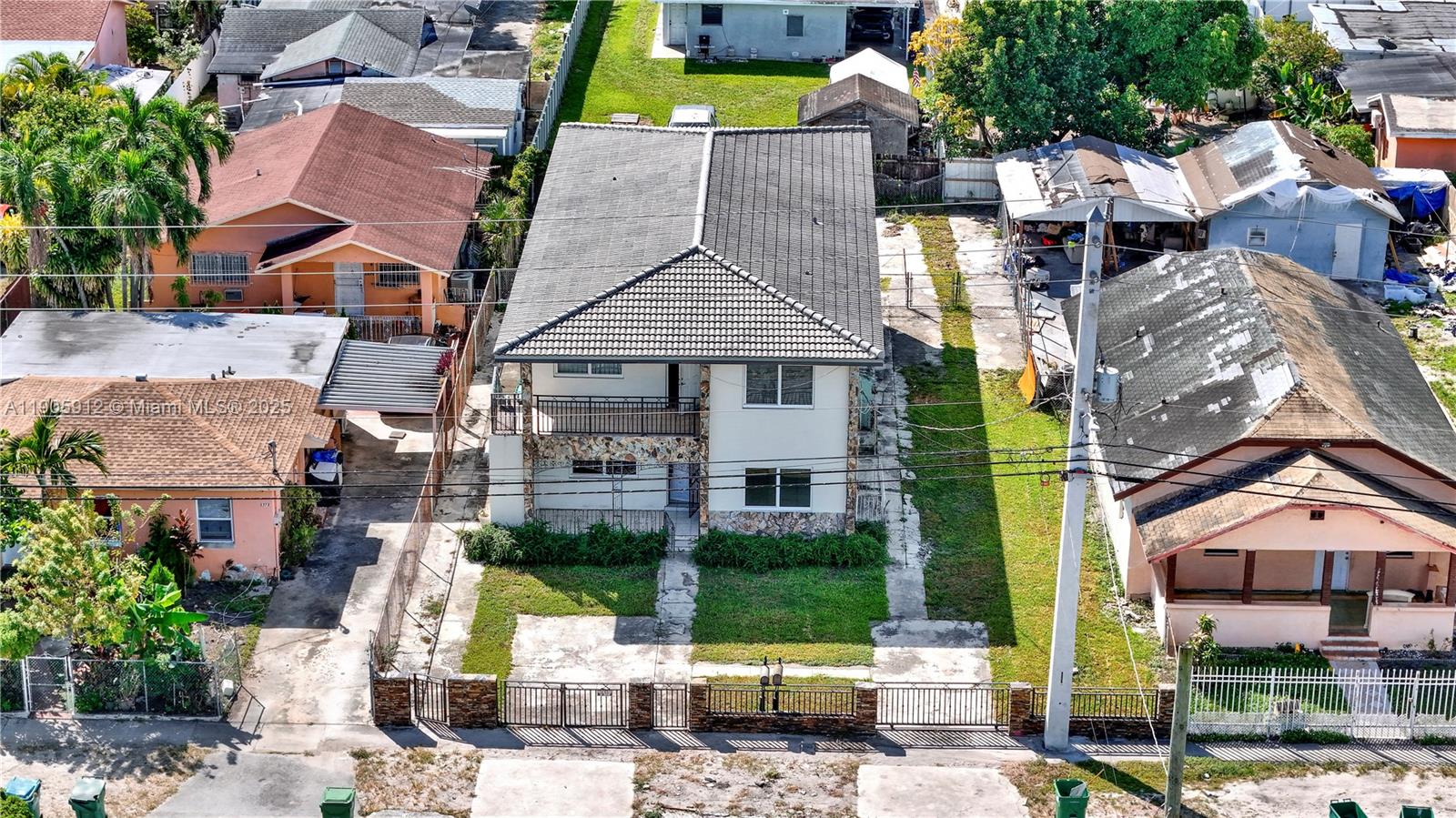 See details   /  3380 sq. ft. $ 2025-10-31 0 Photo