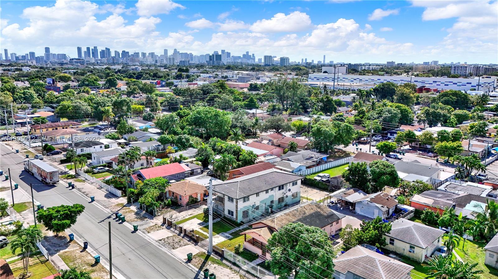 See details   /  3380 sq. ft. $ 2025-10-31 0 Photo