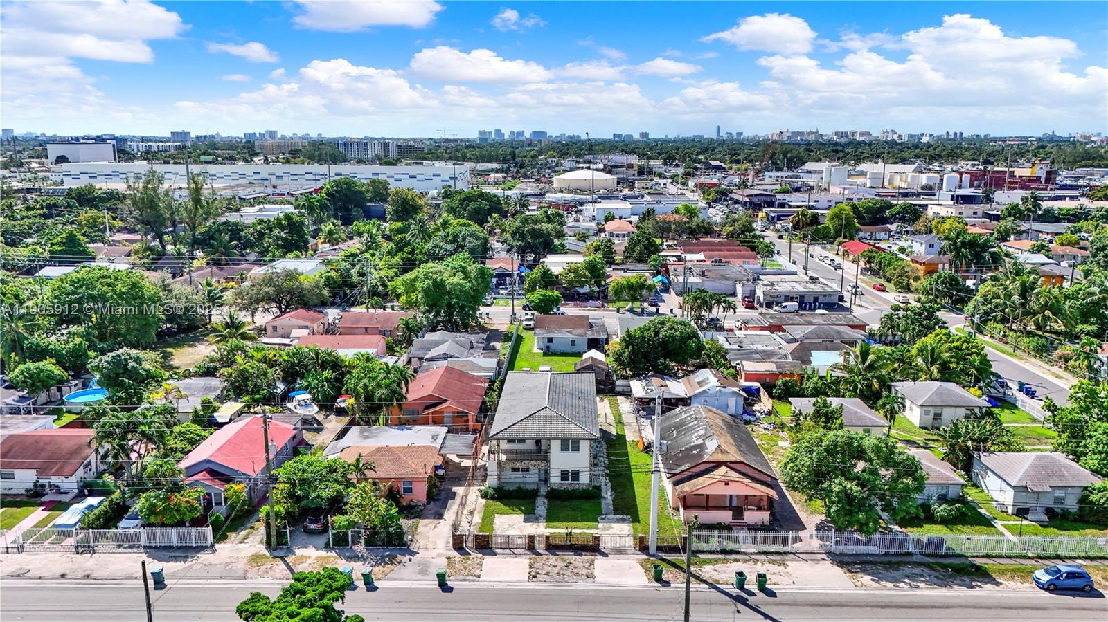 See details   /  3380 sq. ft. $ 2025-10-31 0 Photo