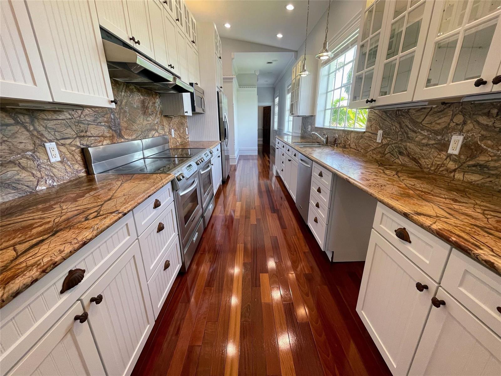   / 0 3800 sq. ft. $ 2026-06-19 0 foto