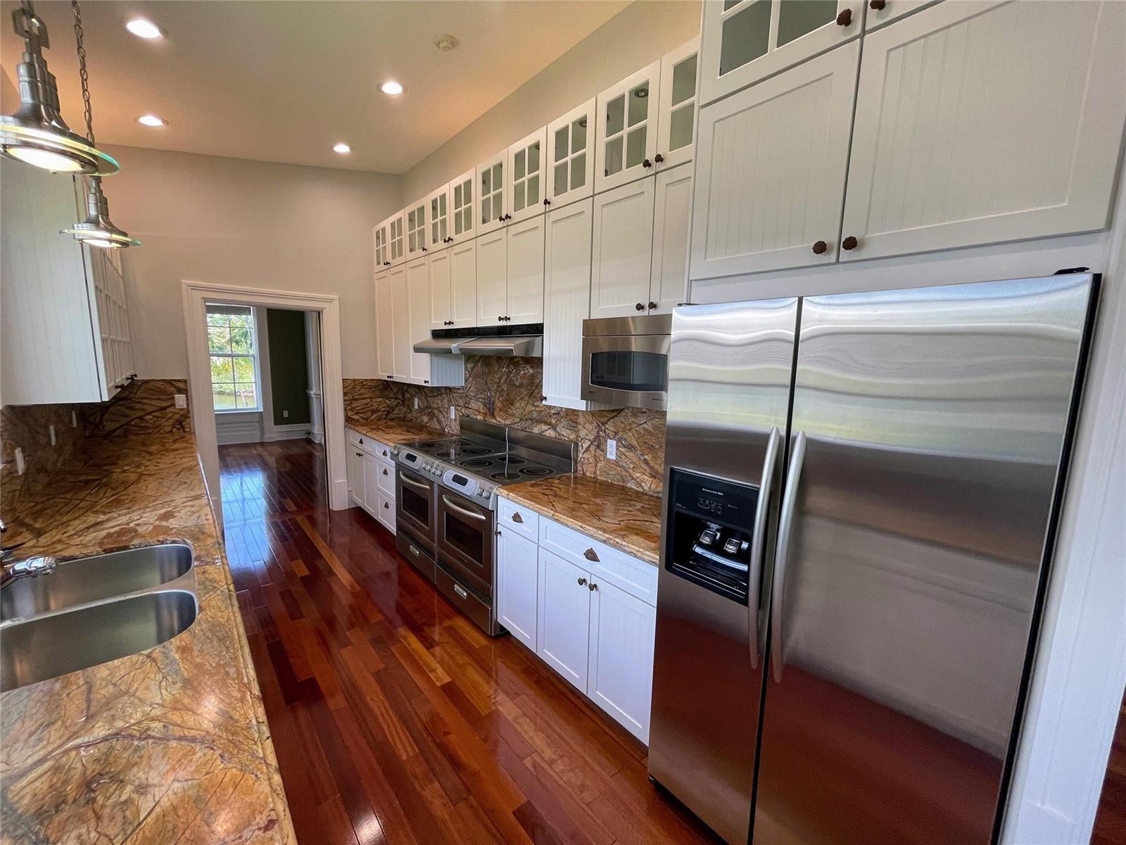   / 0 3800 sq. ft. $ 2026-06-19 0 foto