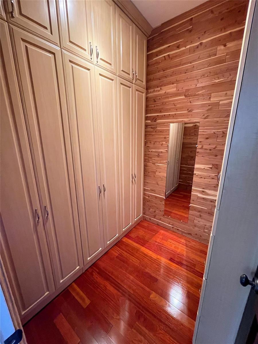   / 0 3800 sq. ft. $ 2026-06-19 0 foto
