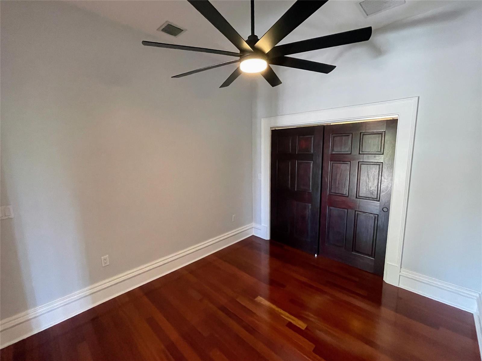   / 0 3800 sq. ft. $ 2026-06-19 0 foto