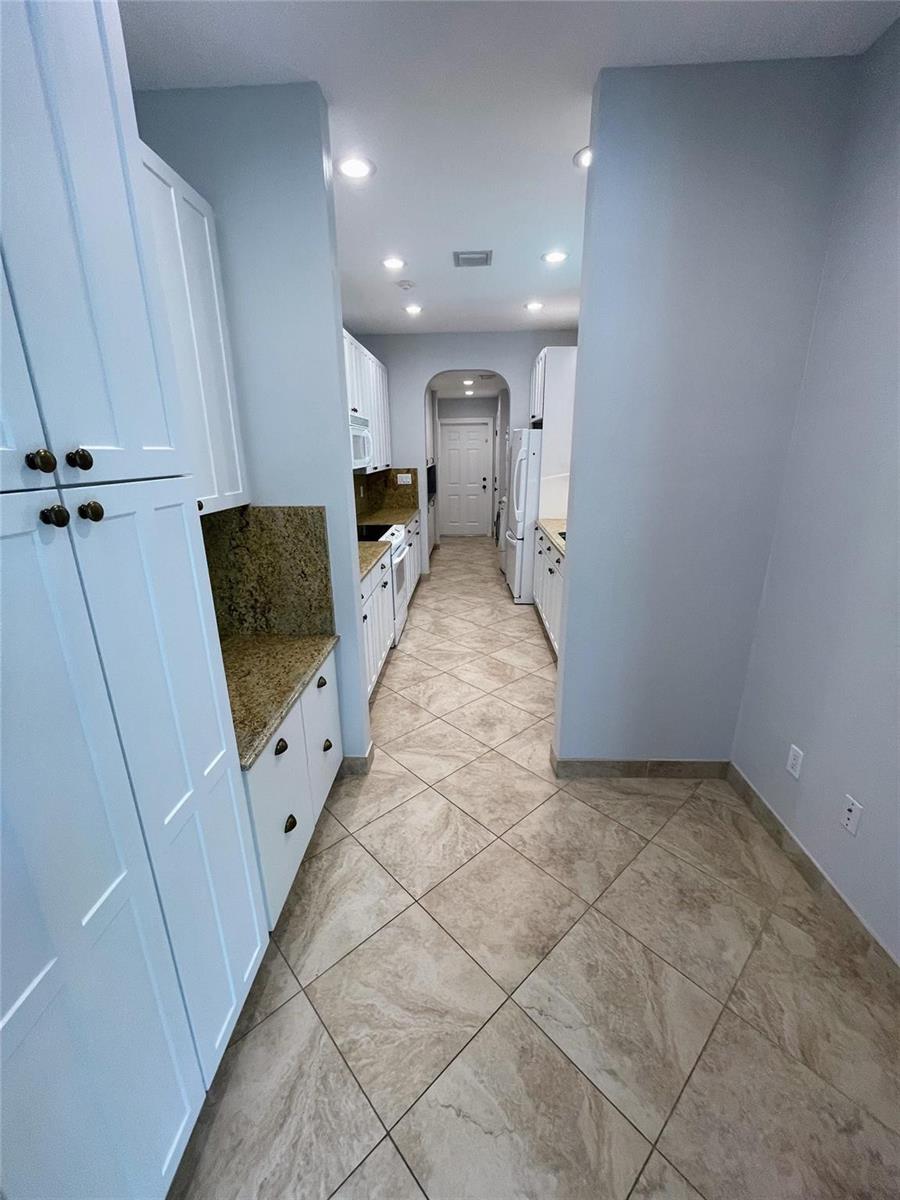   / 0 3800 sq. ft. $ 2026-06-19 0 foto