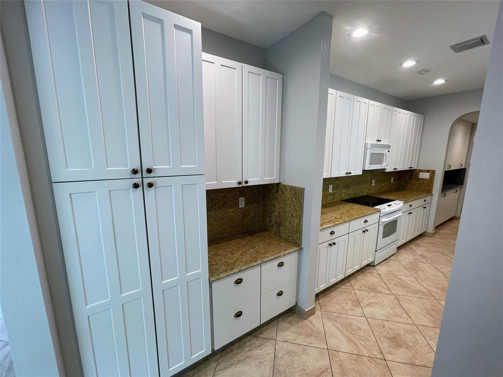   / 0 3800 sq. ft. $ 2026-06-19 0 foto