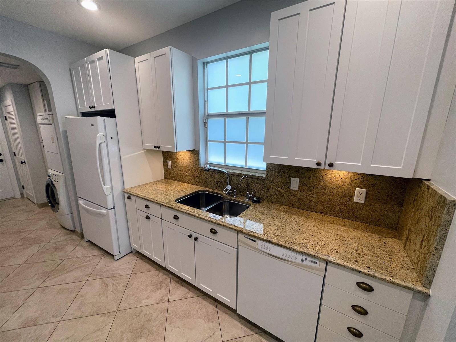   / 0 3800 sq. ft. $ 2026-06-19 0 foto