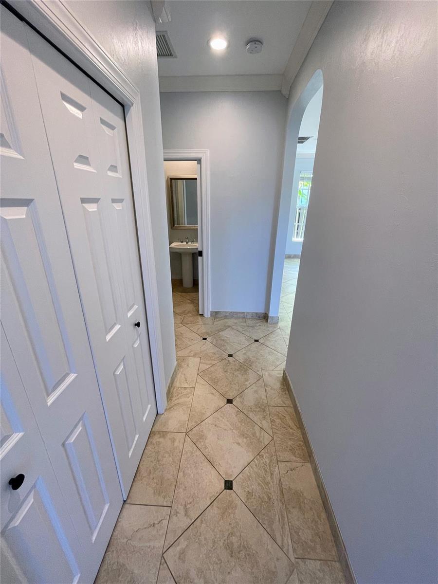   / 0 3800 sq. ft. $ 2026-06-19 0 foto