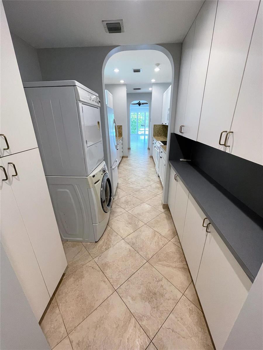   / 0 3800 sq. ft. $ 2026-06-19 0 foto