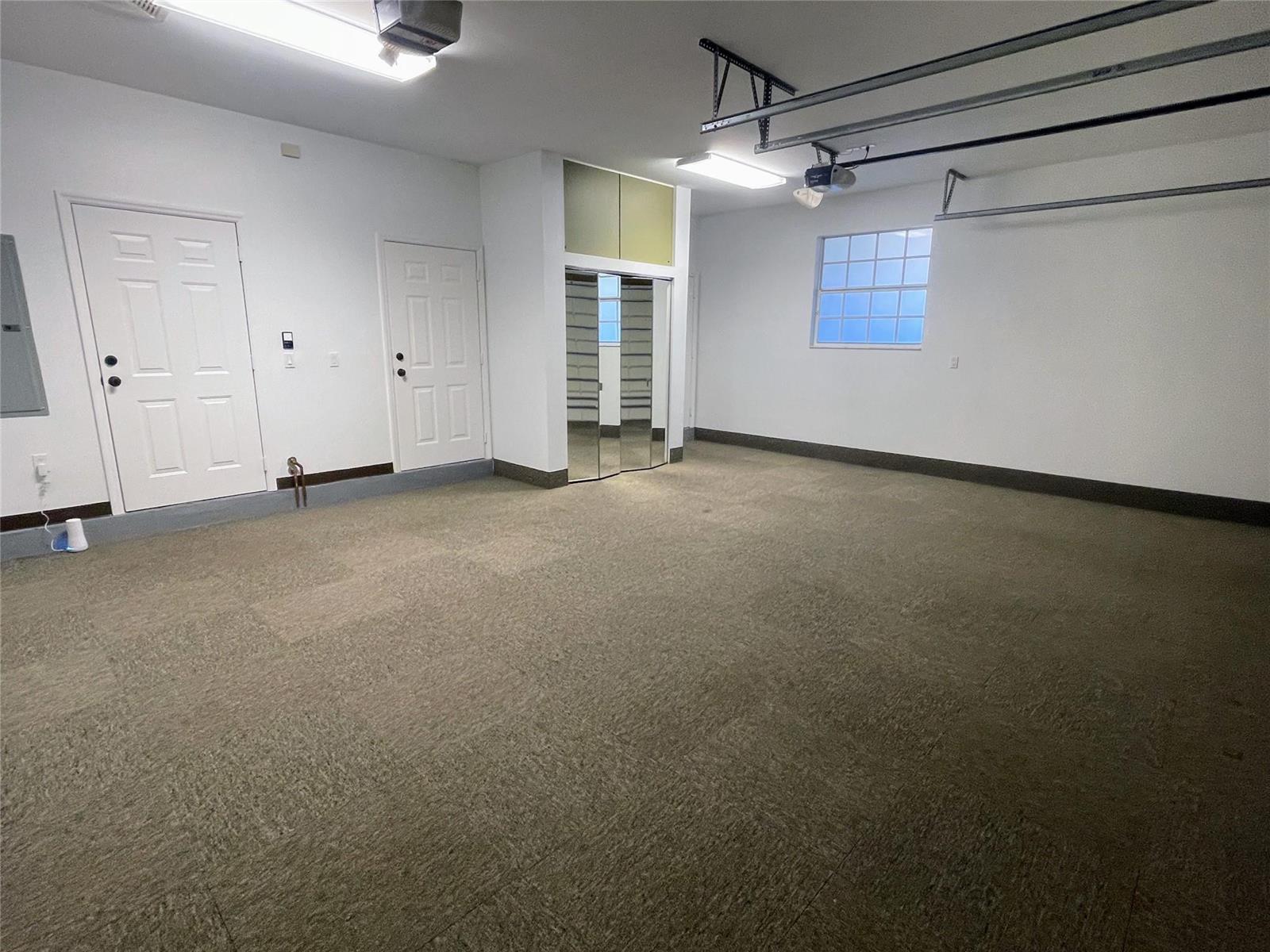   / 0 3800 sq. ft. $ 2026-06-19 0 foto