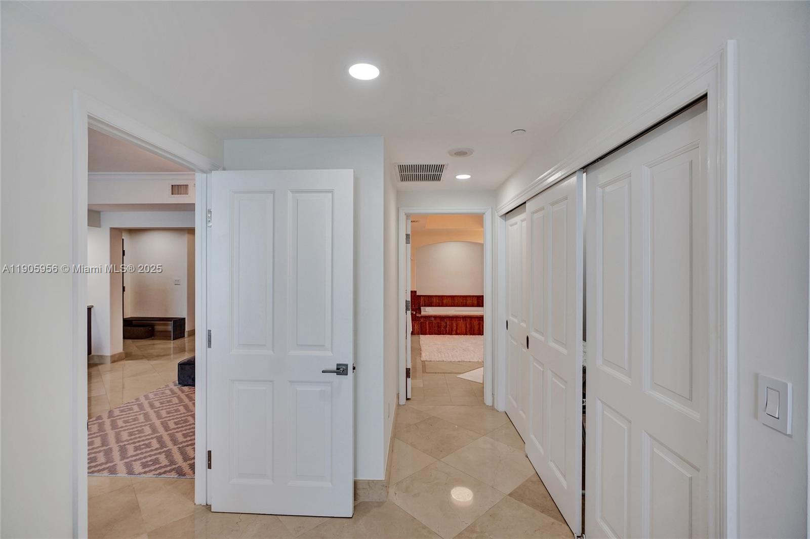 2605 3 / 3 2214 sq. ft. $ 2025-10-31 0 Photo