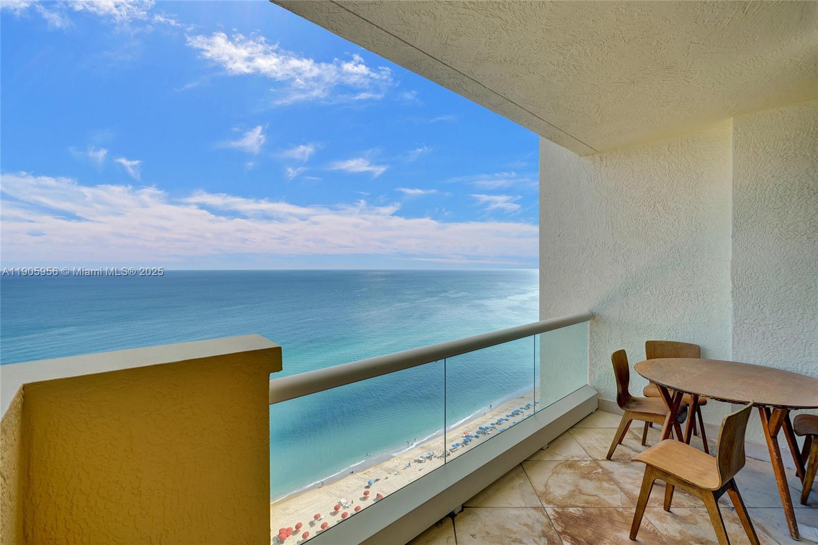 2605 3 / 3 2214 sq. ft. $ 2025-10-31 0 Photo