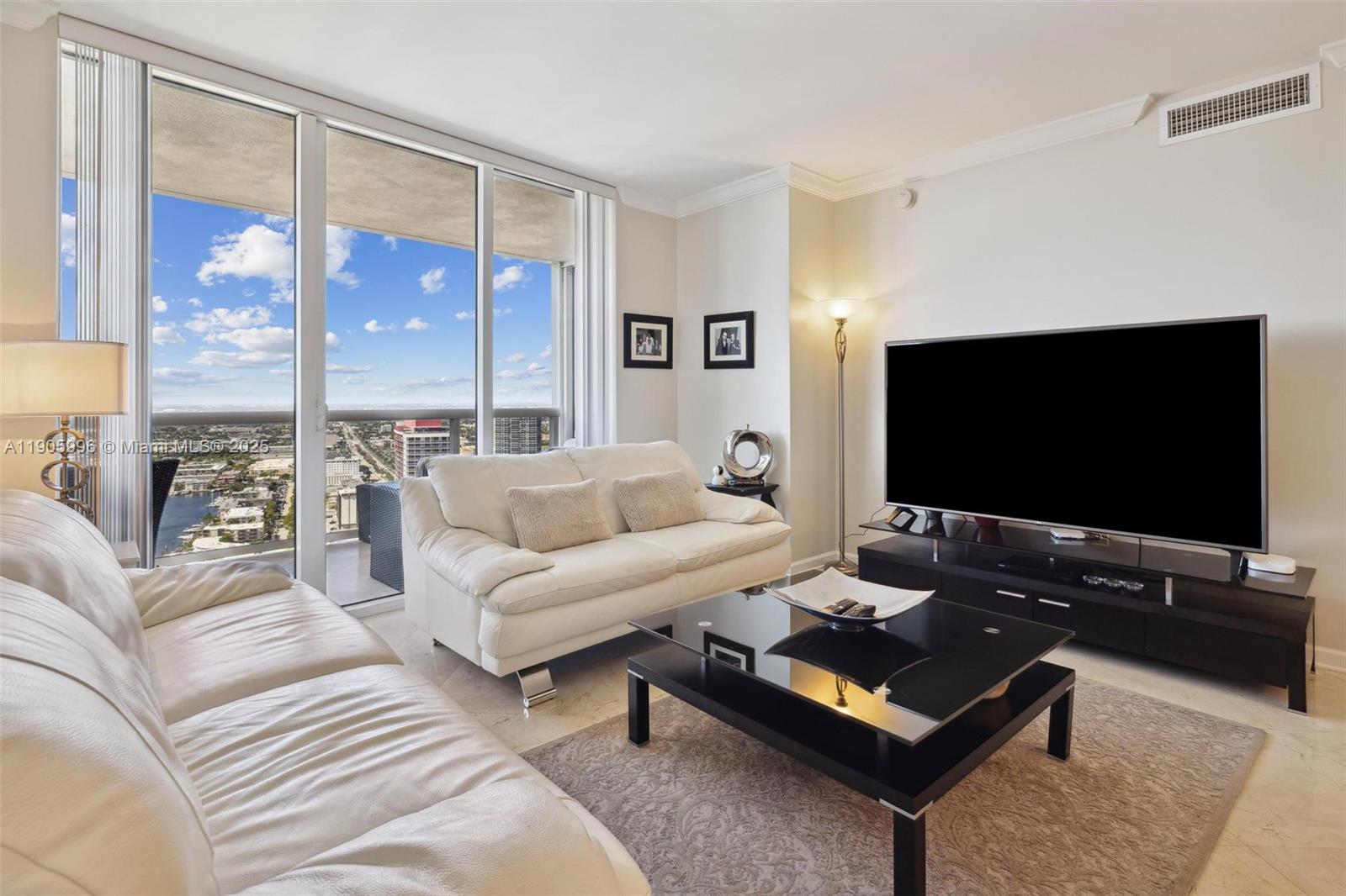 See details 4007 3 / 3 1571 sq. ft. $ 2025-10-31 0 Photo