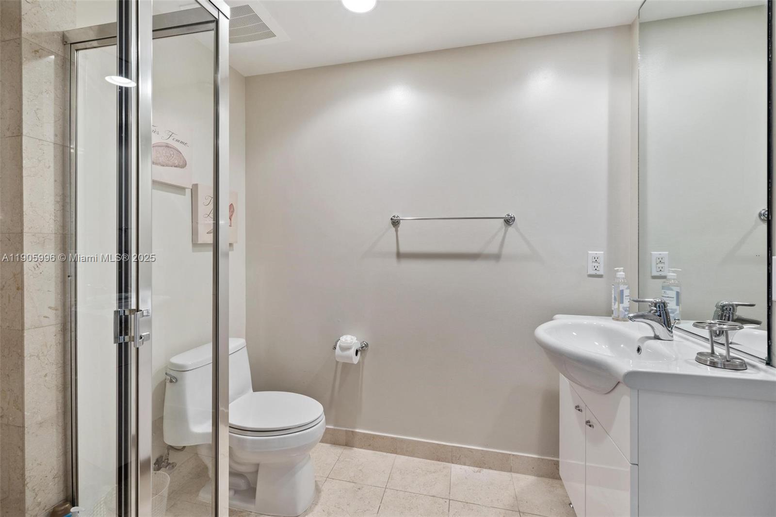 See details 4007 3 / 3 1571 sq. ft. $ 2025-10-31 0 Photo