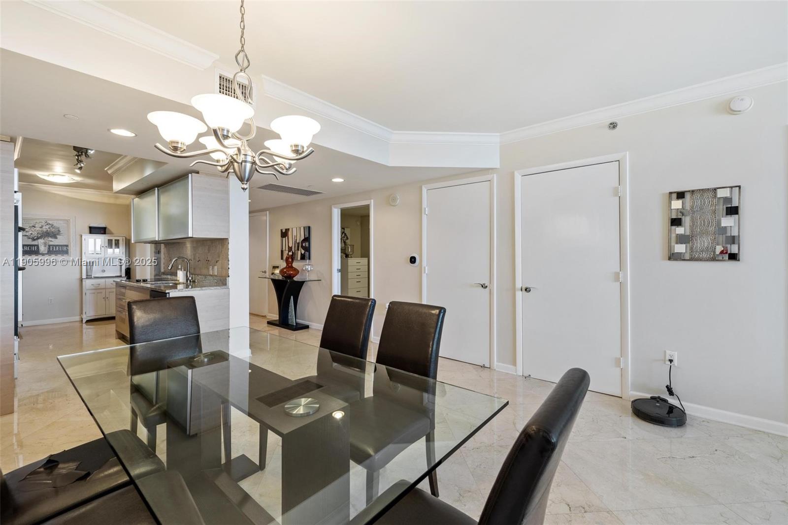 See details 4007 3 / 3 1571 sq. ft. $ 2025-10-31 0 Photo