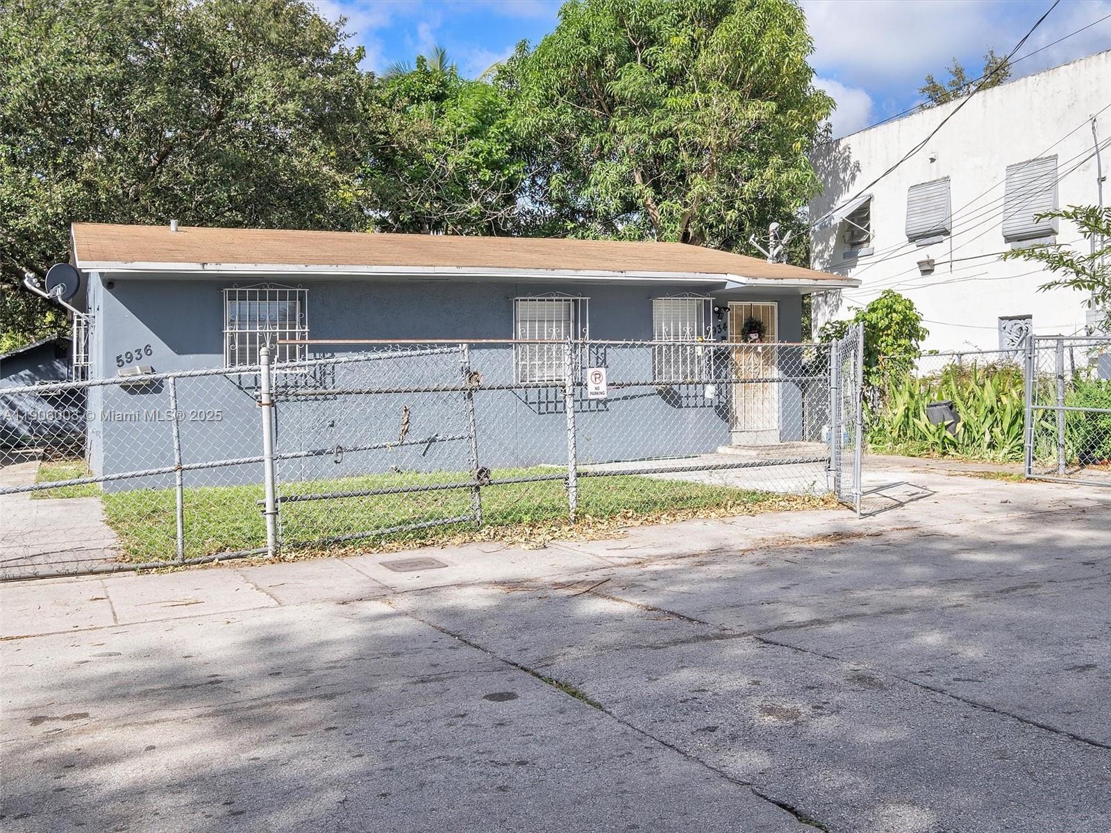 See details   /  1928 sq. ft. $ 2025-10-31 0 Photo