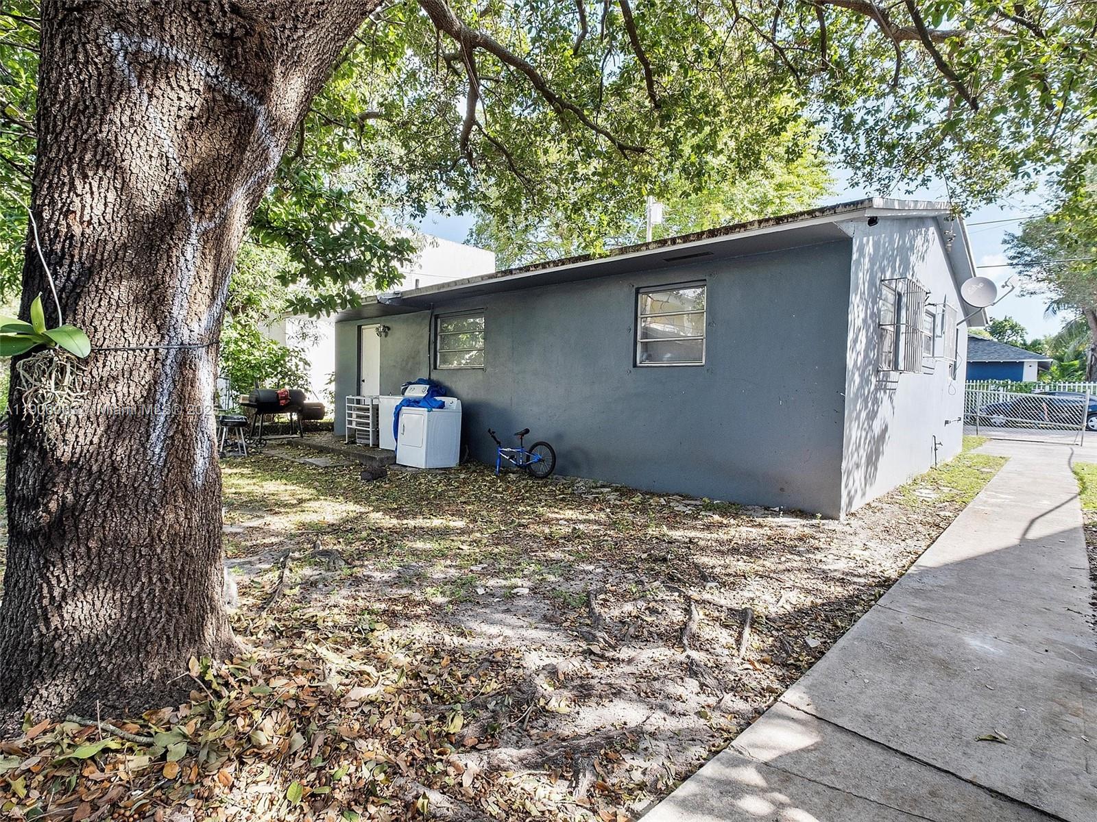 See details   /  1928 sq. ft. $ 2025-10-31 0 Photo