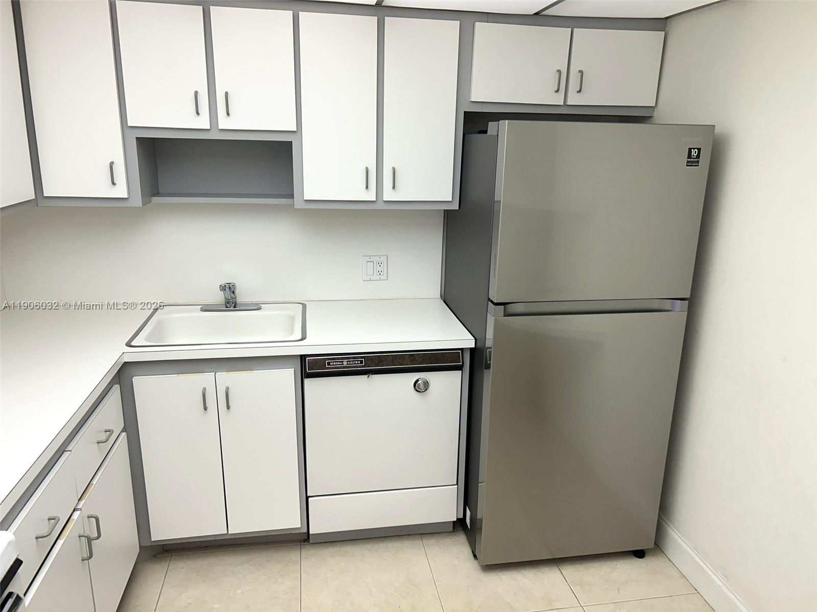 Photo of 20379 Country Club Dr #1035, Aventura, Florida, 33180 -