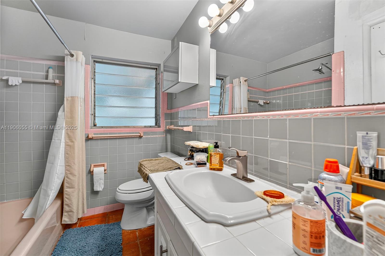 Подробнее   /  1896 кв.футов $ 2025-10-31 0 Фото