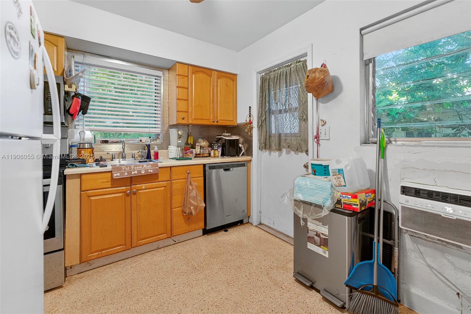 Подробнее   /  1896 кв.футов $ 2025-10-31 0 Фото