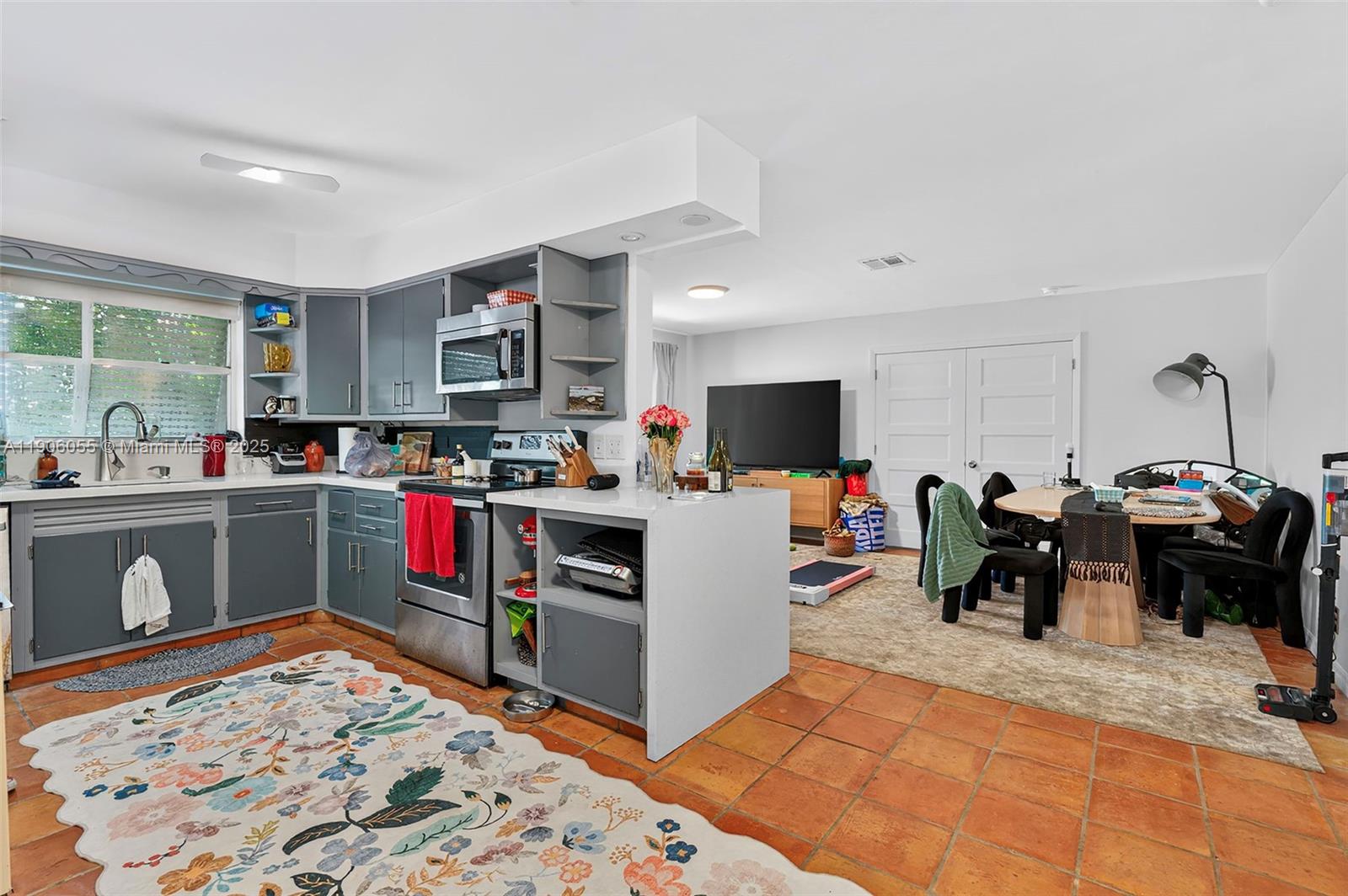 Подробнее   /  1896 кв.футов $ 2025-10-31 0 Фото