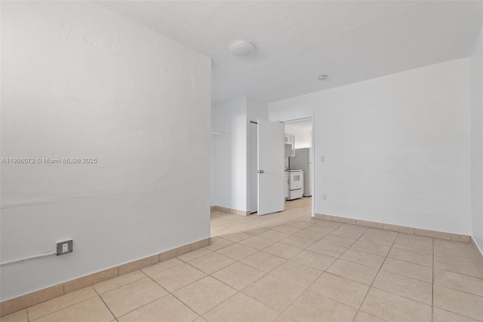 Подробнее / кв.футов $ 2025-10-31 0 Фото