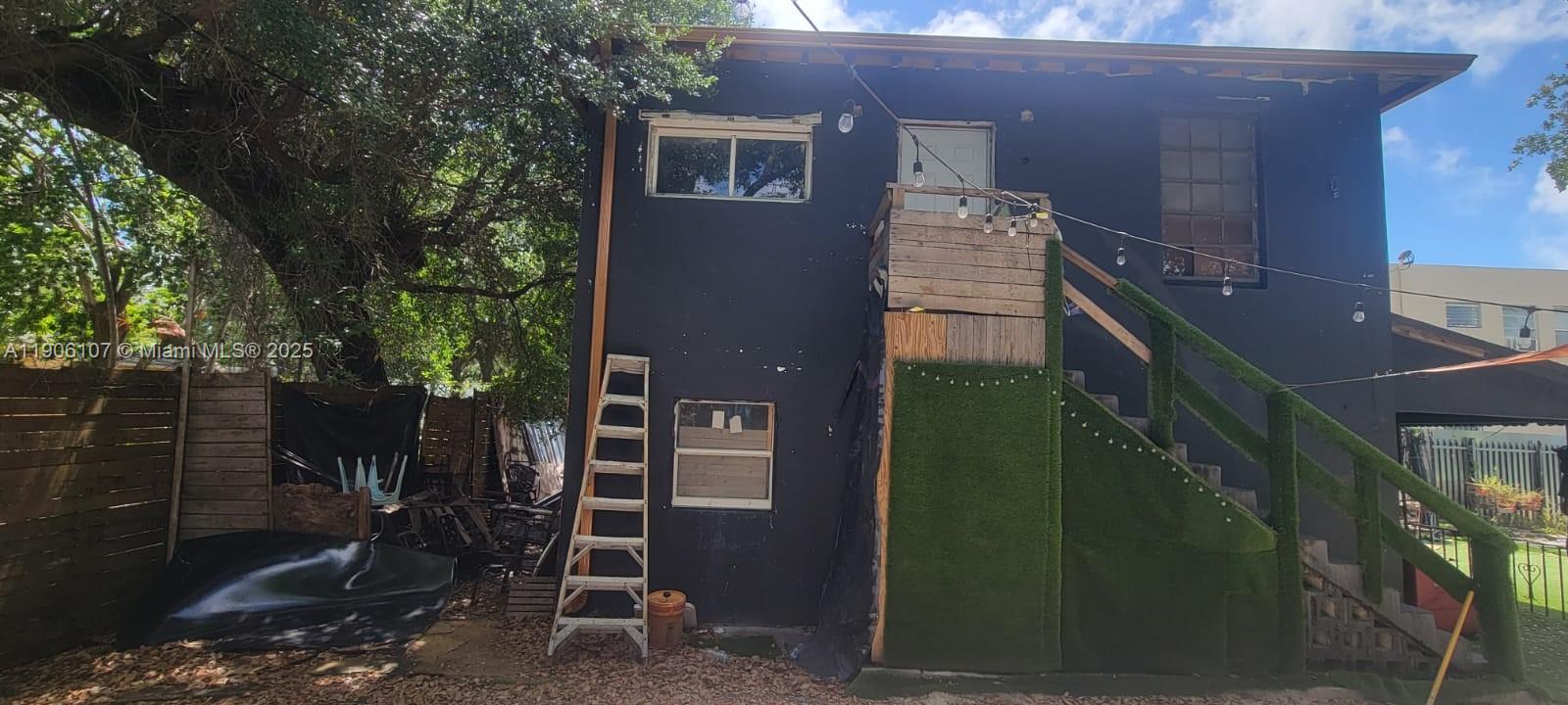   /   sq. ft. $ 2025-10-31 0 Photo