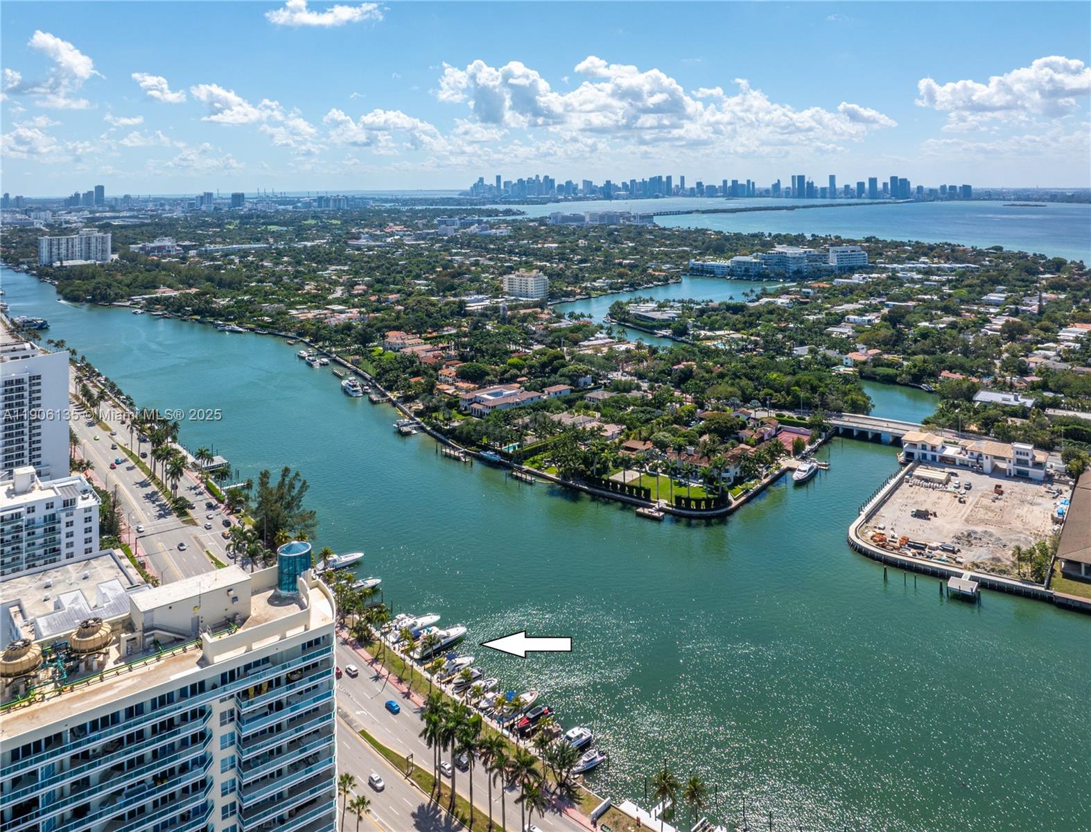   /   sq. ft. $ 2025-10-31 0 foto