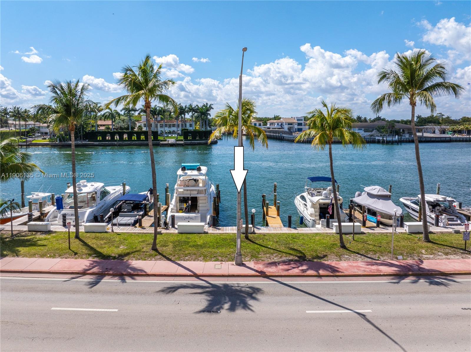   /   sq. ft. $ 2025-10-31 0 foto