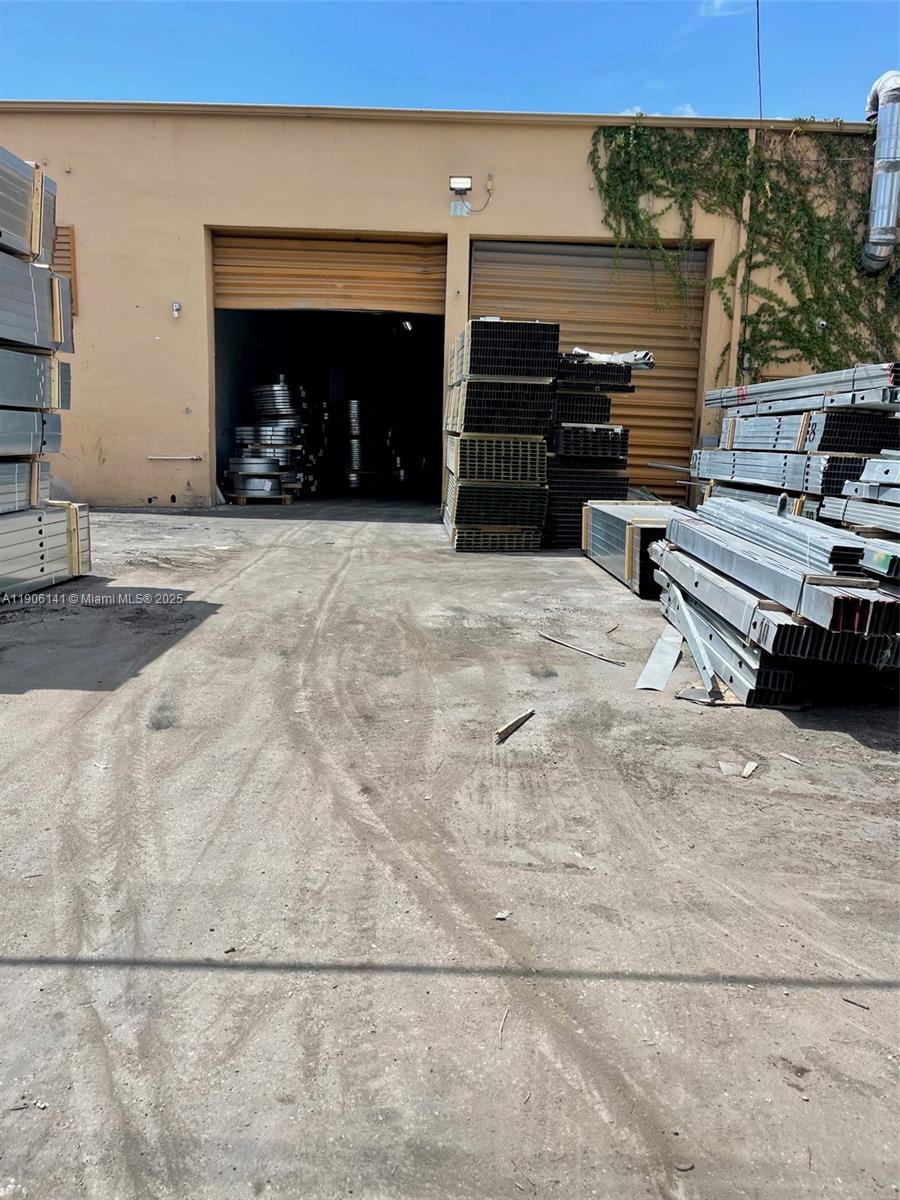 See details   /   sq. ft. $ 2025-10-31 0 Photo