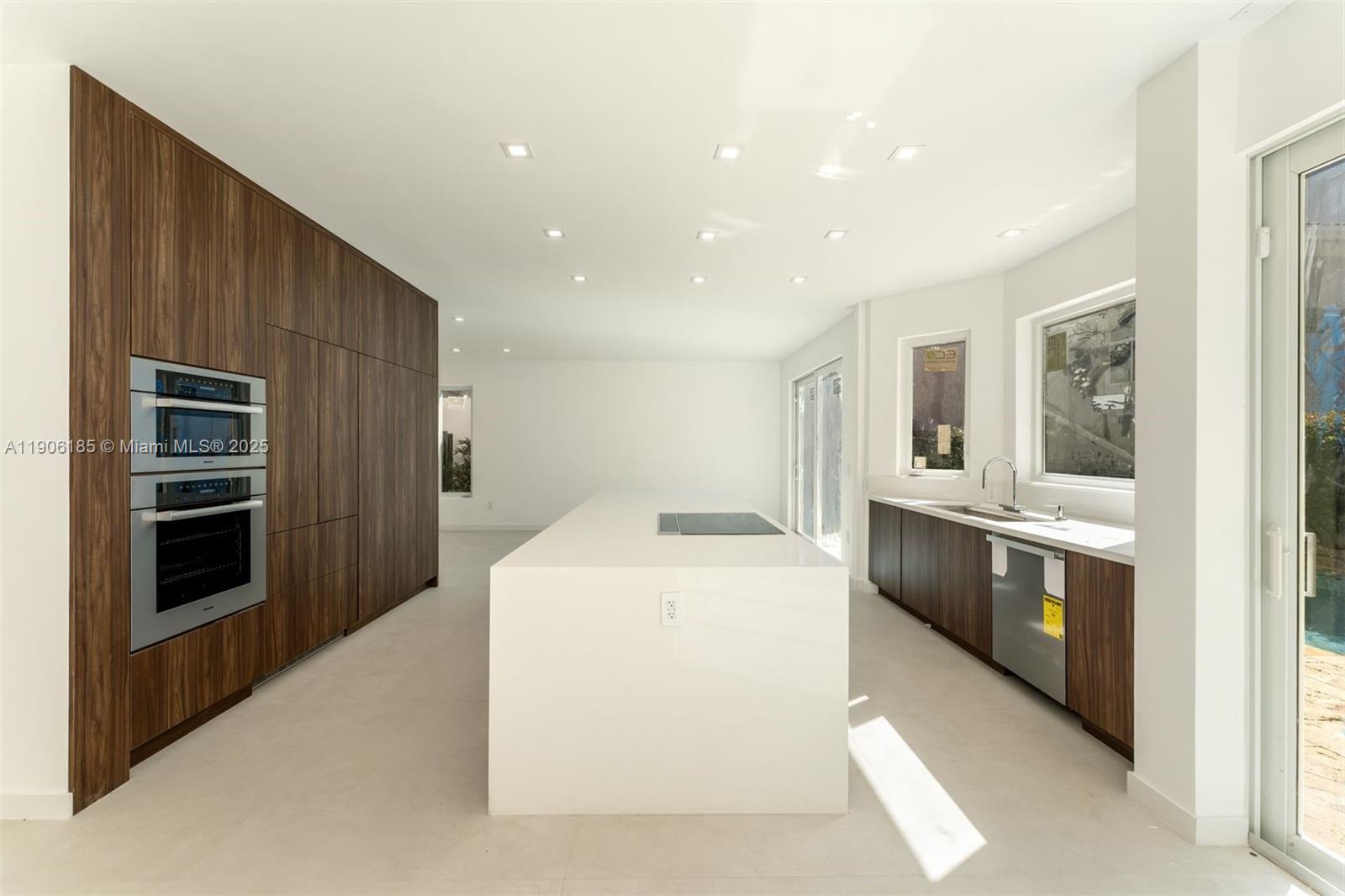 Photo of 3944 194th Trl (3944), Sunny Isles Beach, Florida, 33160 -