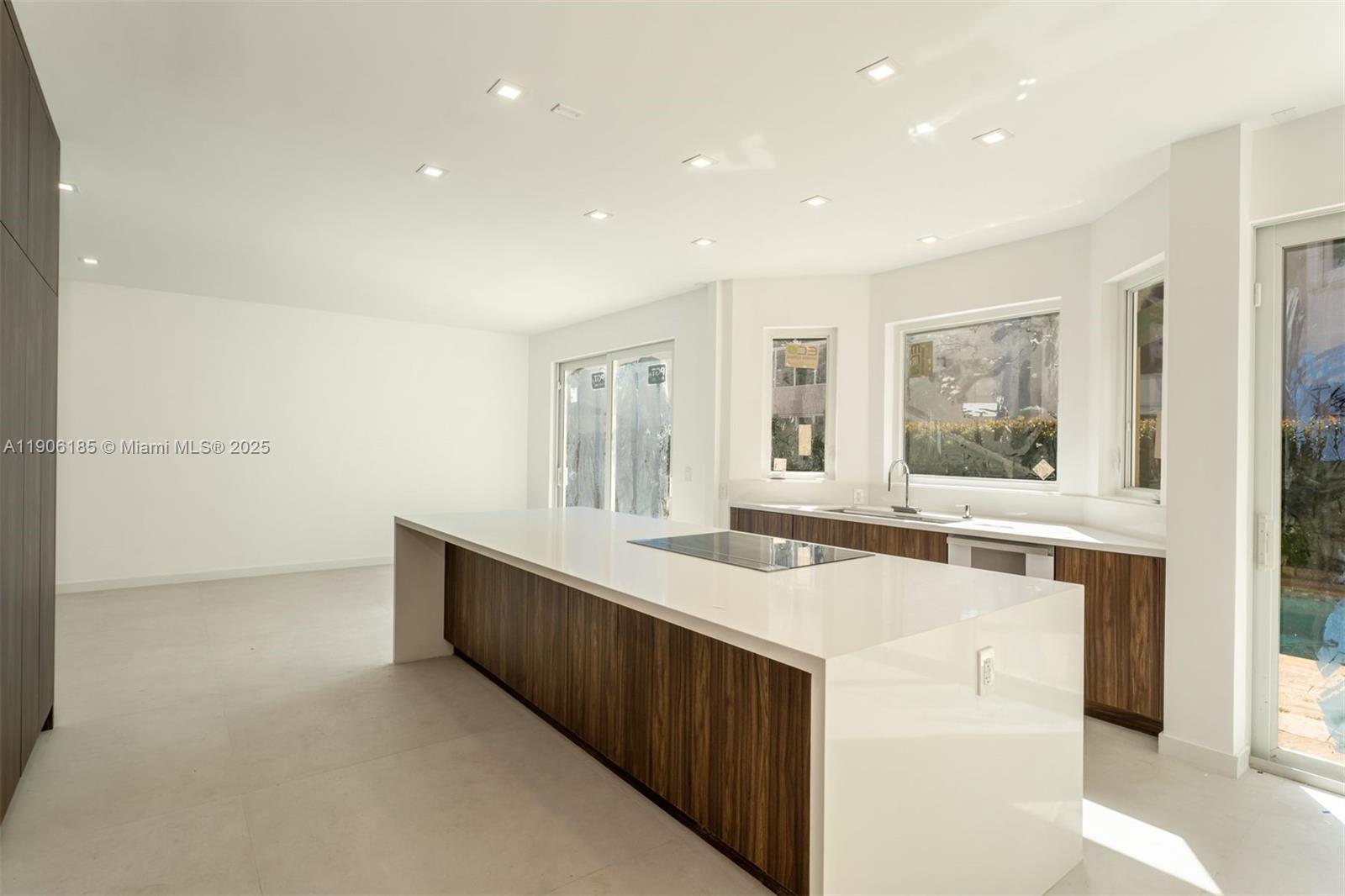 Photo of 3944 194th Trl (3944), Sunny Isles Beach, Florida, 33160 -